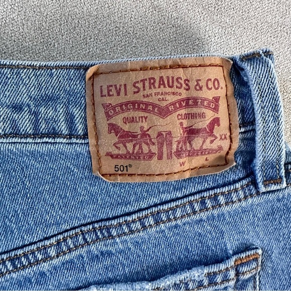 Levi’s 501 Denim Cutoff Shorts. Size 29. - Picture 7 of 9